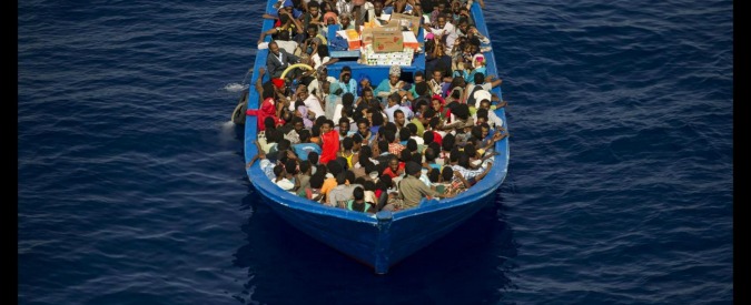 Migranti, Amnesty contro l’Europa: “Ha fallito, dà priorità ad accordi con la Libia mentre aumentano i morti in mare”