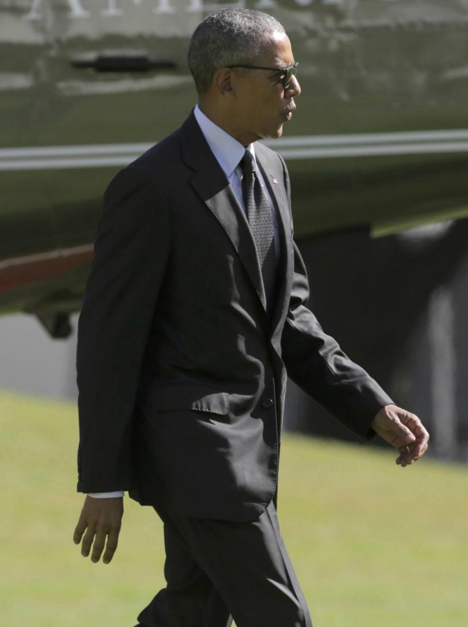 Barack Obama cerca lavoro, il presidente porta il curriculum al The Late Show: “Difficile trovare un impiego a 55 anni”  (VIDEO)