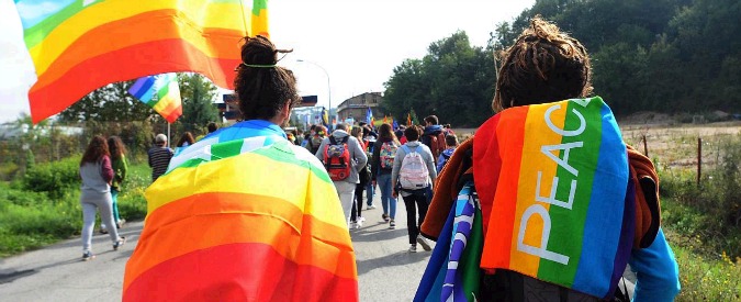 Copertina di Perugia-Assisi, in 100mila alla Marcia della Pace. “Camminiamo insieme contro l’indifferenza di istituzioni e cittadini”