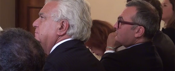 Copertina di Referendum, comitato per il Sì a Bologna: c’è anche Verdini. Pera a Berlusconi: “Ripensaci, è la tua riforma”