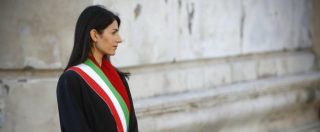 Copertina di Roma, Raggi sblocca il ‘concorsone’ 2010: “Assunti 485 amministrativi entro il 2016”