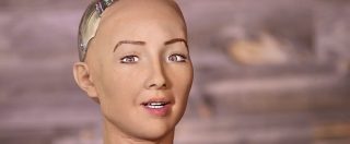 Copertina di Intelligenza artificiale, l’intervista al robot Sophia dà i brividi. “Anima? Tutti ne abbiamo una”