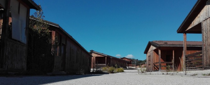 Copertina di Bitonto dopo Gorino: gli abitanti impediscono l’arrivo di 27 migranti. E a San Giuliano di Puglia è polemica per i 500 profughi nelle casette del sisma