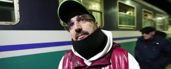 Copertina di Terremoto, a Fabriano gli sfollati passano la notte in treno: “La paura è tanta”