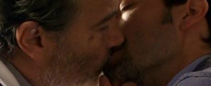 Un medico in famiglia, bacio gay in prima serata