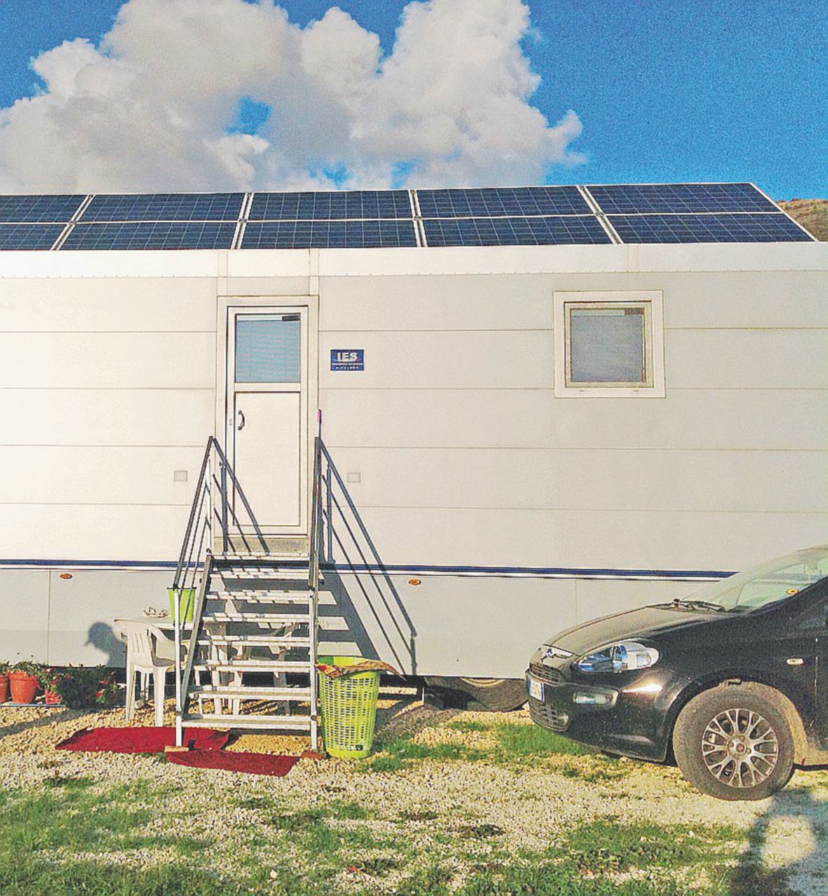 Copertina di Norcia, vince l’emergenza fai da te