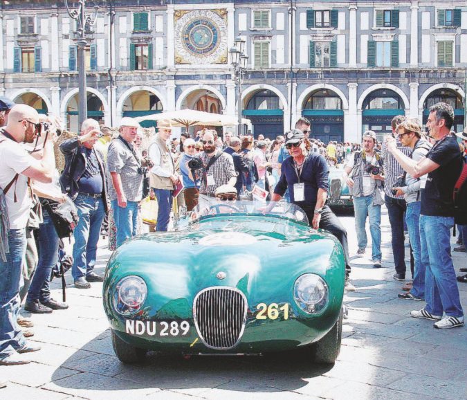 Auto d’epoca - La Mille Miglia è una delle più famose rievocazioni di corse automobilistiche - LaPresse Franceschini non si accorge dello scandalo Aci-Mille Miglia