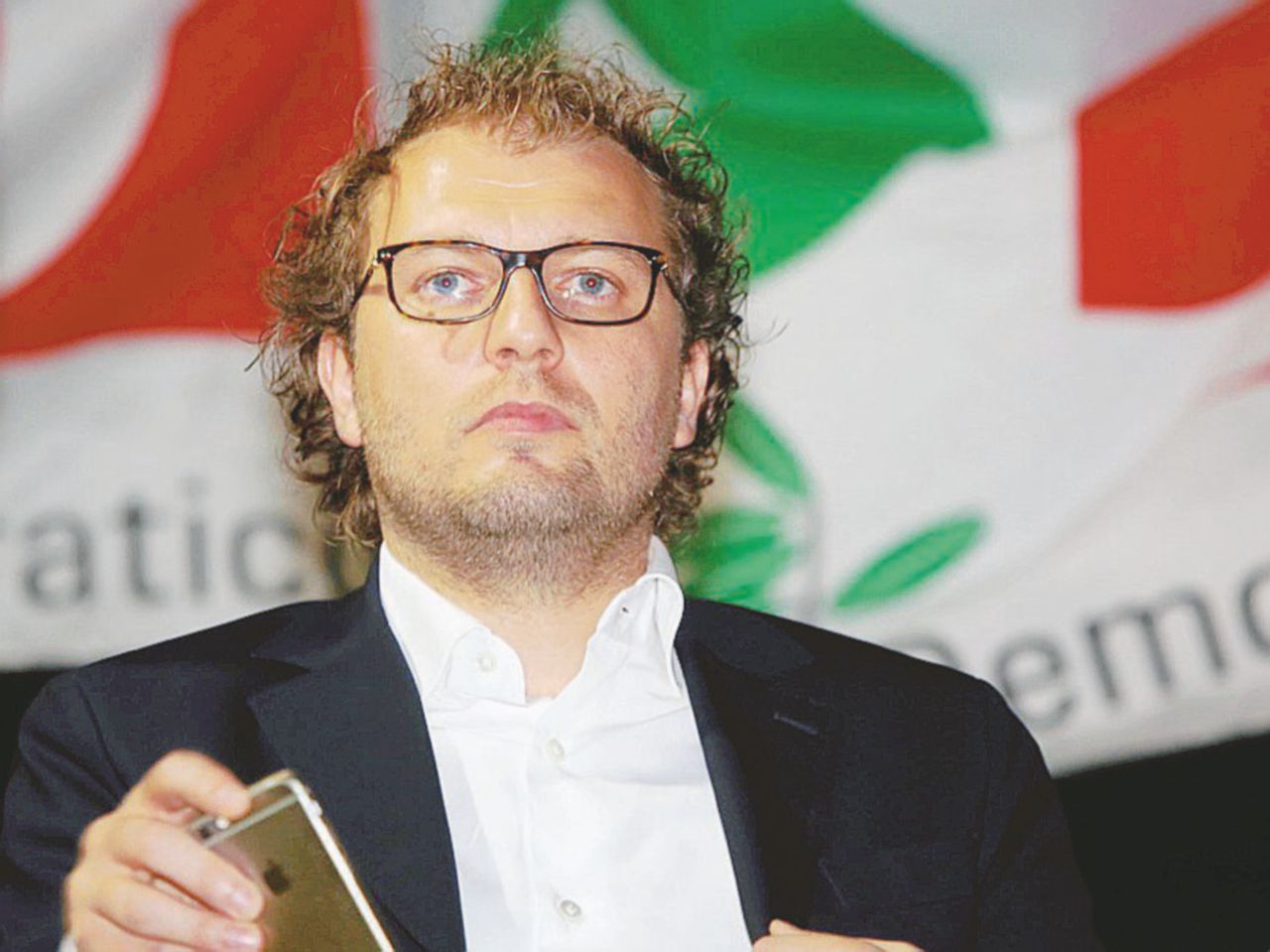 Il sottosegretario a Palazzo Chigi, Luca Lotti - Ansa E Renzi attacca: vogliono solo dare la spallata al governo