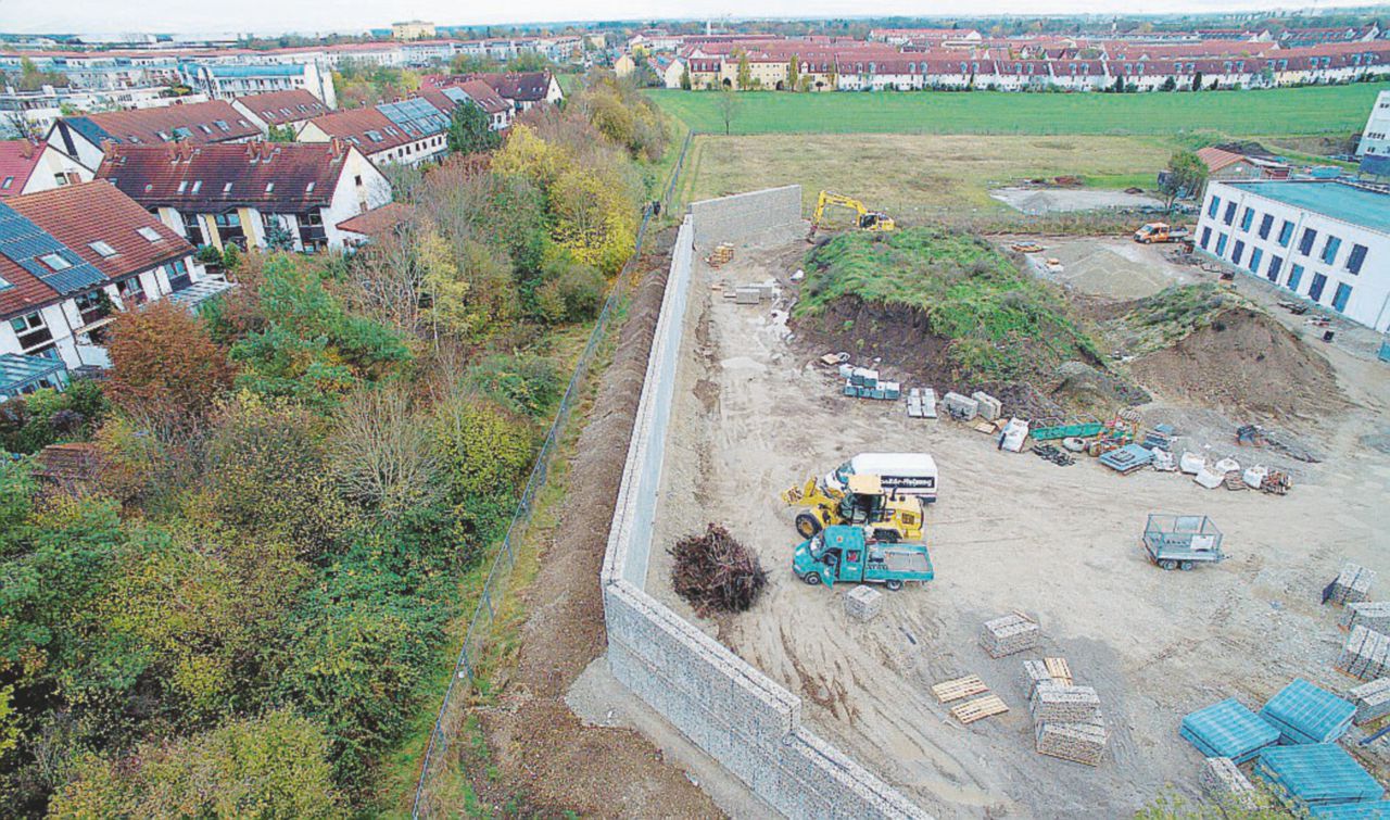 E in Germania torna di nuovo il muro. Stavolta è per i profughi che disturbano E in Germania torna di nuovo il muro. Stavolta è per i profughi che disturbano