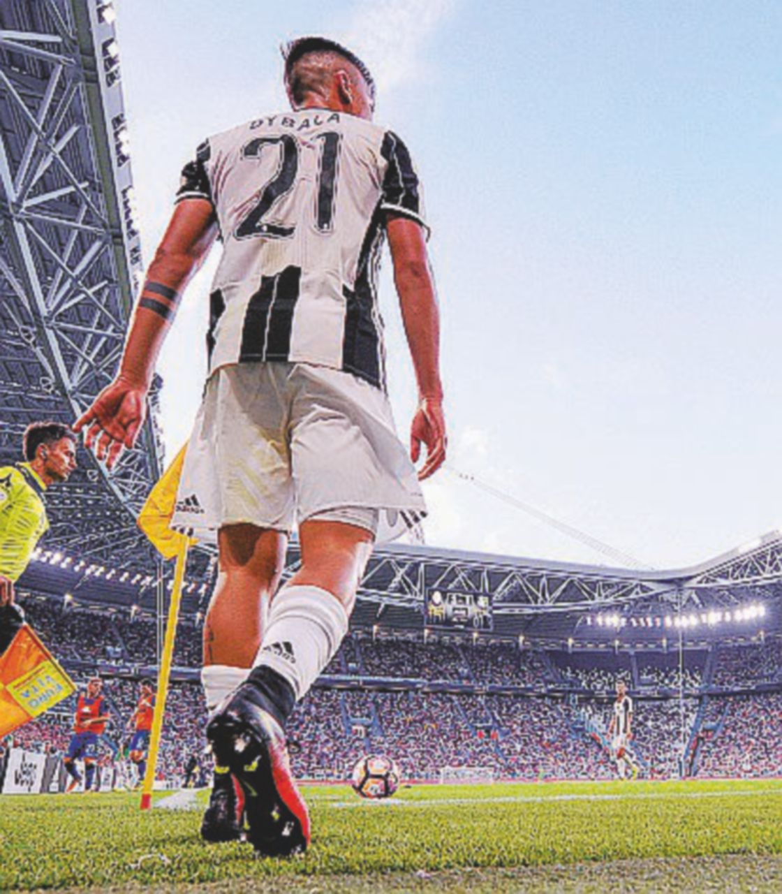 - Dybala stella della Juve - LaPresse Juve, biglietti ai mafiosi: Figc indaga