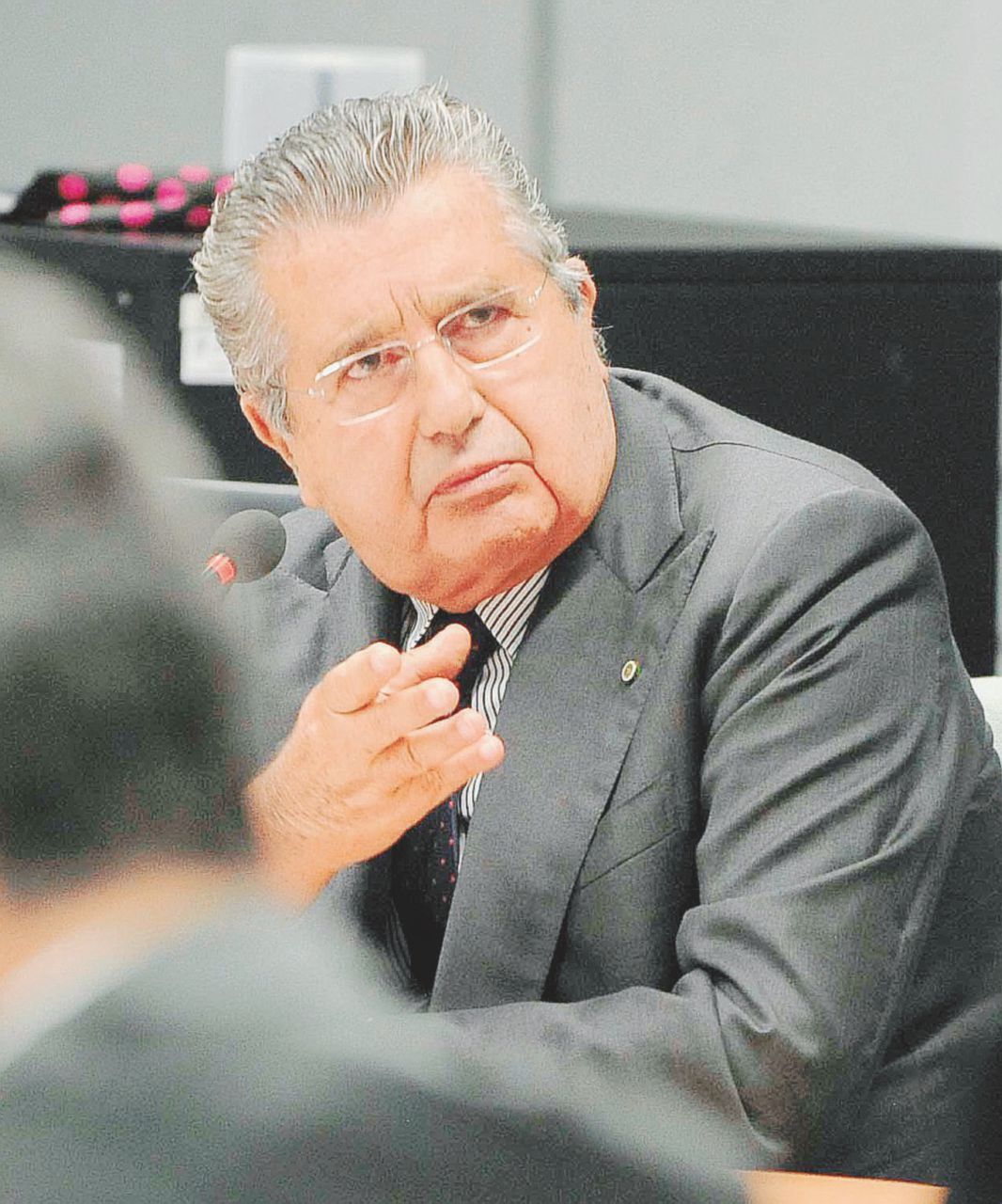 L’ingegnere - Nuovi guai per Carlo De Benedetti - Ansa Amianto, 11 morti. Nuovi guai per De Benedetti