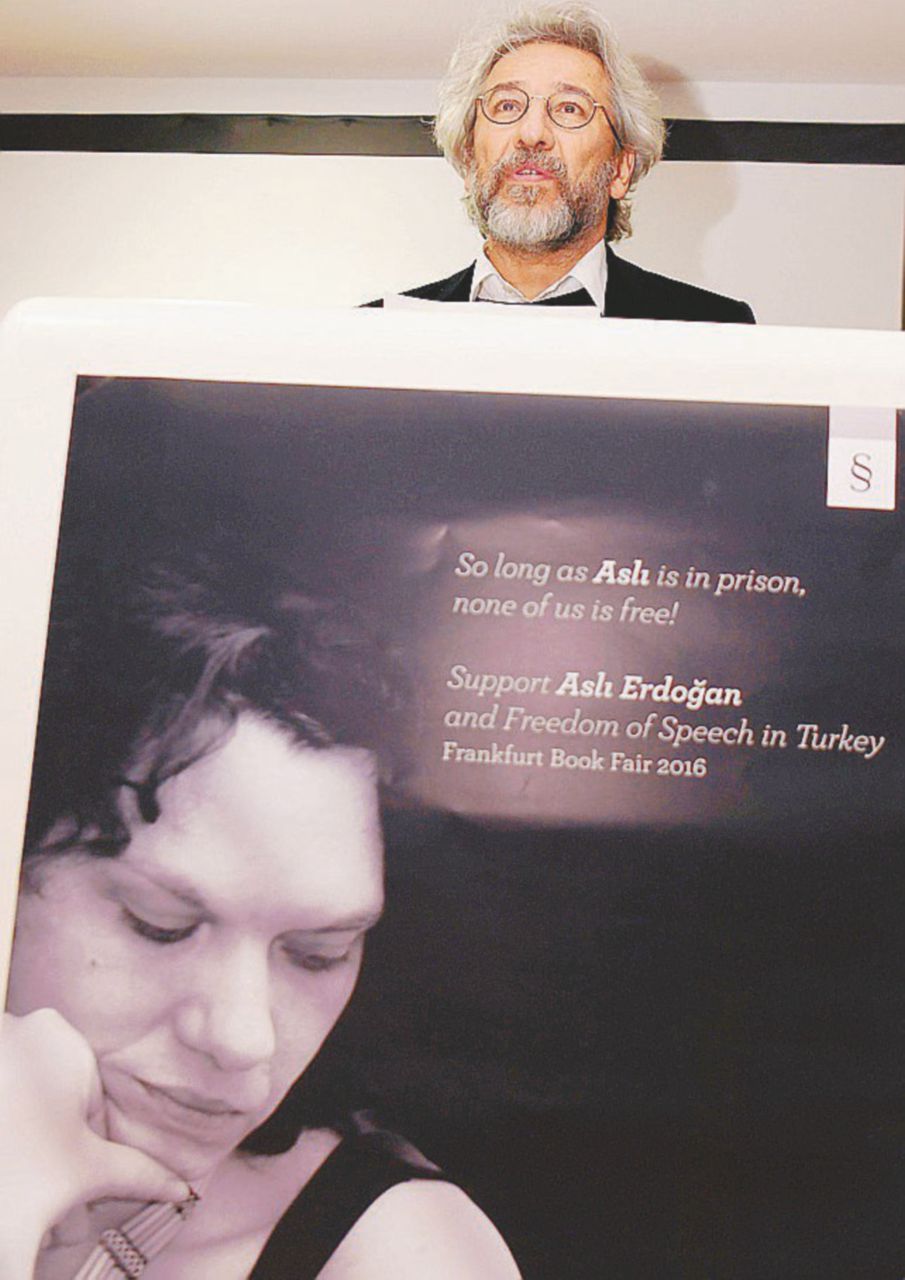 In carcere da agosto - Editorialista del giornale filo-curdo Ozgur Gundem, è stata messa in carcere insieme ad altri 20 colleghi - Ansa Asli, l’altra Erdogan che sfida il regime