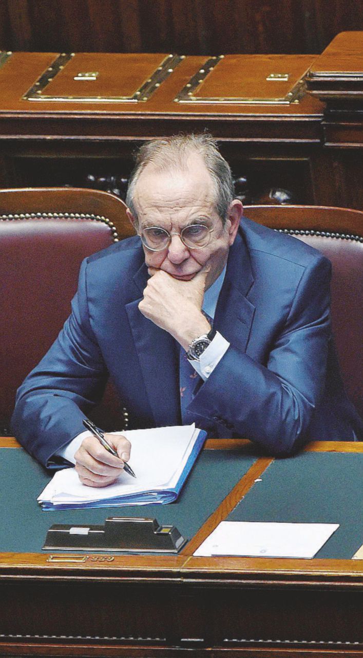 Il Tesoro - Il ministro Pier Carlo Padoan - Ansa Il pasticcio del decreto fiscale. È senza coperture, slitta l’ok