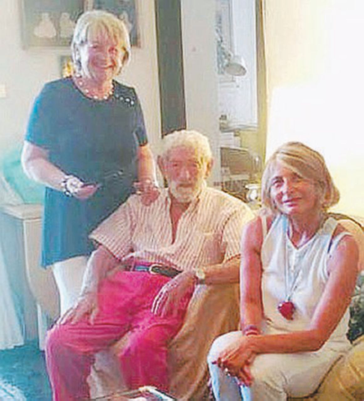 La memoria - Isacco Friedmann e Cinzia Robbiano (a destra) Isacco, il reduce di Ferramonti e il racconto di un lager “villaggio”