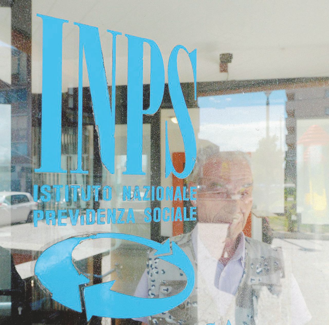 Inps, fatture e assunzioni finte. “Call center senza controlli” Inps, fatture e assunzioni finte. “Call center senza controlli”