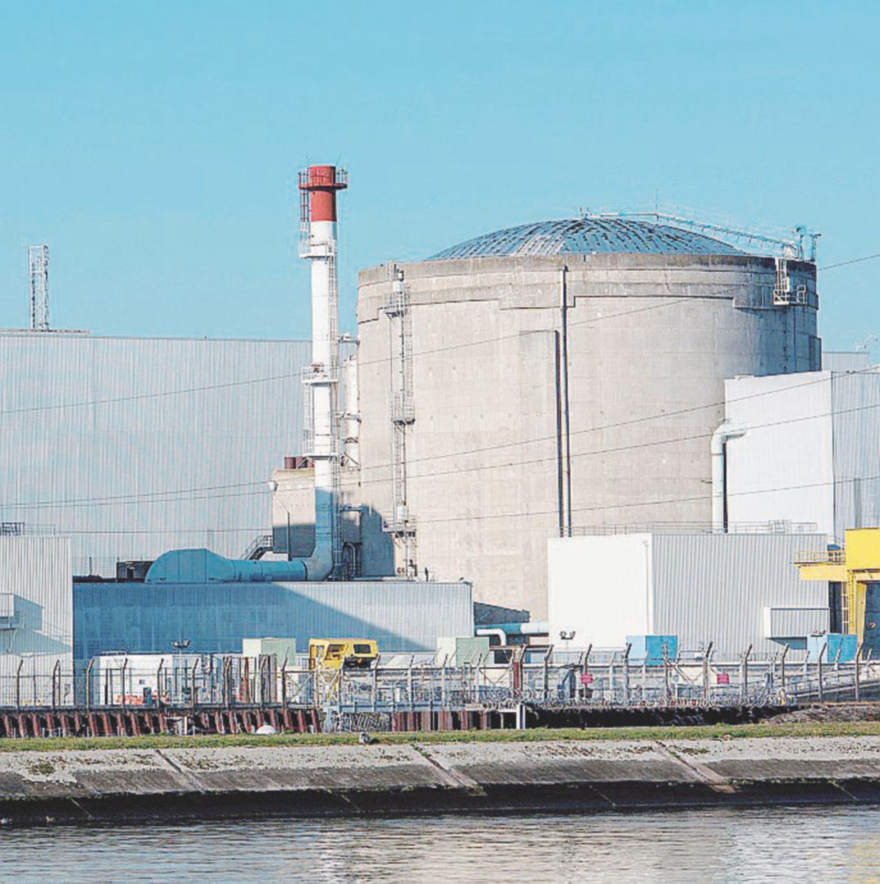 Fatiscente - La centrale di Fessenheim - Ansa Francia colabrodo atomico: “Reattori insicuri e guasti”