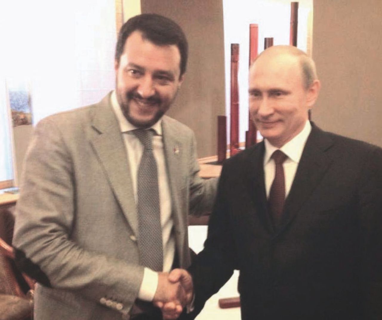 L’Europarlamento contro Putin: “Finanzia i partiti anti-Unione” L’Europarlamento contro Putin: “Finanzia i partiti anti-Unione”