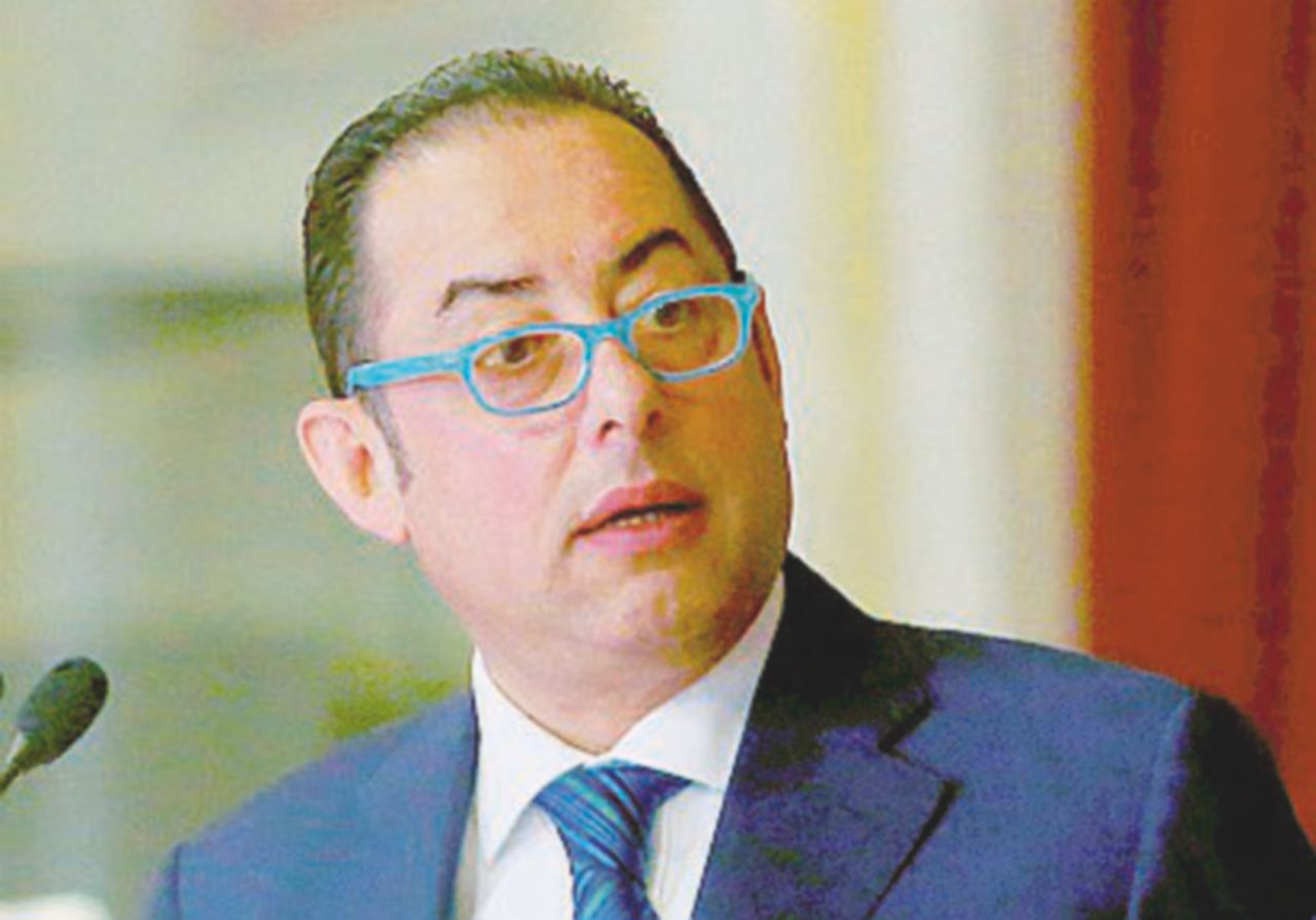 Gianni Pittella - Ansa La riforma dei miracoli: il Sì salva anche il noleggio con conducente (parola di Pittella)