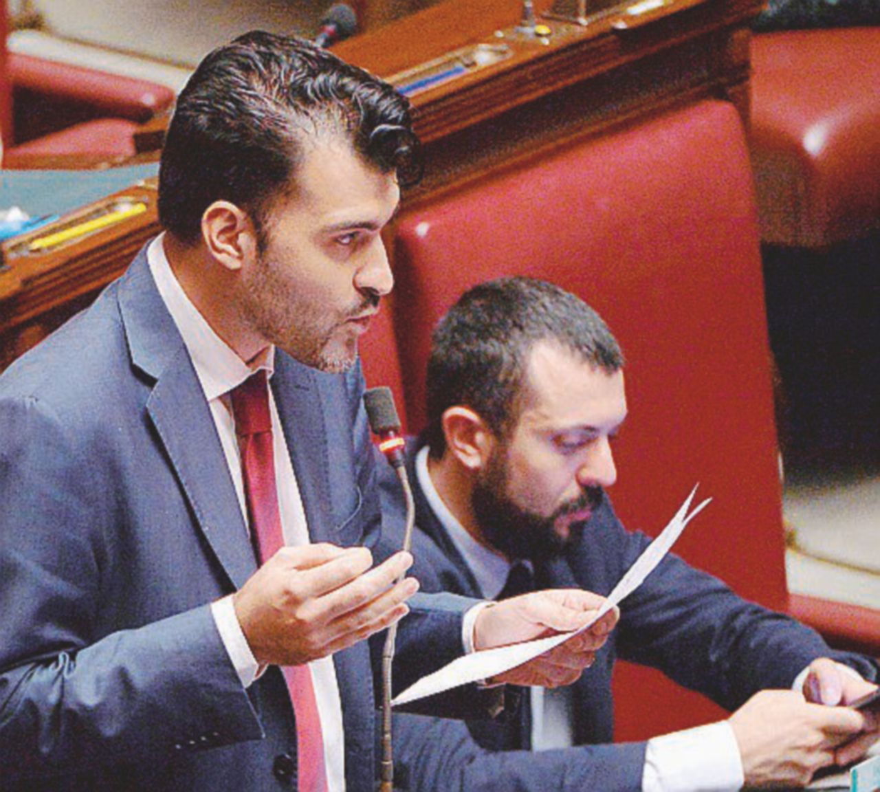 Sotto inchiesta - Anche il deputato 5stelle alla Camera Riccardo Nuti è indagato - Ansa Firme false M5s, deputati dai pm. La base vuole l’autosospensione