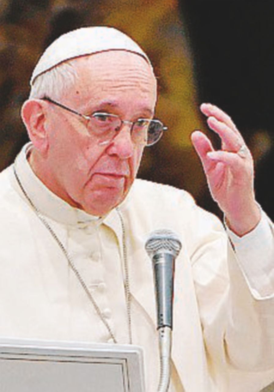 Copertina di Papa Francesco: “Dio vuole dignità e libertà per le donne”