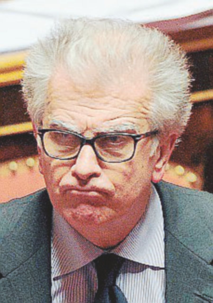 Zanda: “Mi aspettavo la stessa prudenza, come con l’Italicum” Zanda: “Mi aspettavo la stessa prudenza, come con l’Italicum”