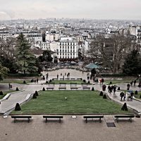 L’esplanade del Sacro Cuore, a Parigi: Modigliani era solito passeggiare di notte e recitare qui poesie (foto dalla mostra “I luoghi di Modigliani tra Livorno e Parigi”)