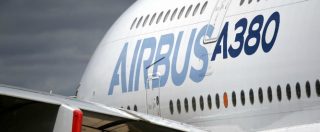 Copertina di Lavoro, Airbus annuncia il taglio di 1.164 posti: “Uscite volontarie e prepensionamenti oppure licenziamo”