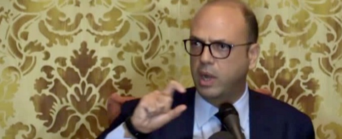 Copertina di Sicurezza a Milano, Alfano dà i numeri: “400 militari al mio insediamento, ora 650 e saliremo a 800”. E “stop” migranti