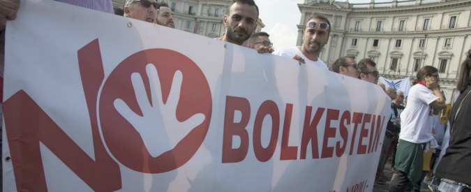 Roma, ok a mozione anti-Bolkestein: il Campidoglio sta con gli ambulanti. Che minacciano Onorato: “Te sfonnamo”