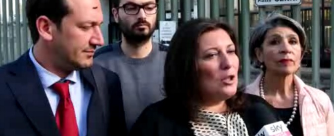 Copertina di De Luca, Ciarambino (M5S) presenta un esposto contro il governatore: “Istiga al voto di scambio”