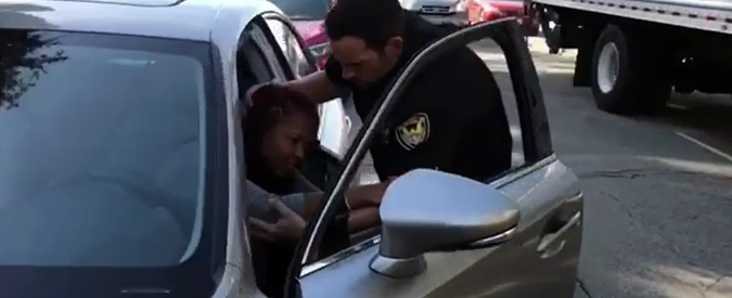 Copertina di Mannequin Challenge, la sfida dei manichini diventa in difesa dei neri dagli abusi di polizia