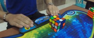 Copertina di Ti faccio un cubo così. Il nuovo campione risolve il rompicapo di Rubik in 4 secondi e 74