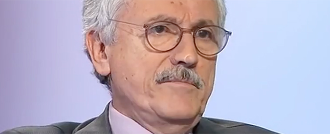 Copertina di D’Alema: “Renzi gioca con le paure, è responsabile della crisi delle banche”