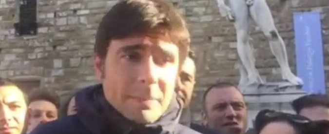 Copertina di Restitution Day, Di Battista: “Quella di Renzi è una frittura-di-pesce-crazia. Noi siamo diversi”