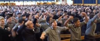 Copertina di Haka per il prof, il toccante addio degli studenti in una scuola della Nuova Zelanda