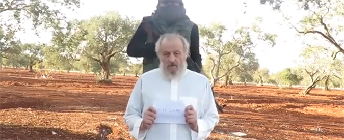 Copertina di Siria, italiano in video: “Prigioniero da 7 mesi, liberatemi prima che mi uccidano”
