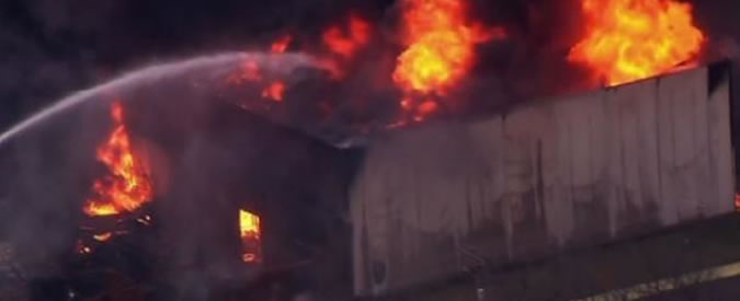 Copertina di Esplode impianto chimico in Kansas, evacuate le abitazioni circostanti. Tre feriti, uno è grave
