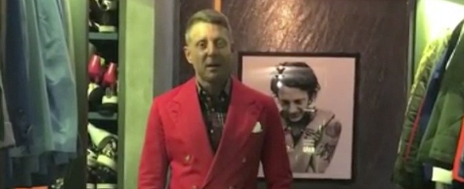 Copertina di Lapo Elkann, su Instagram il video prima della partenza per New York: “Ci vediamo presto”