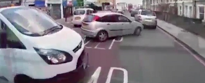 Copertina di Mille e uno modi per minare l’incolumità di un cicilista urbano