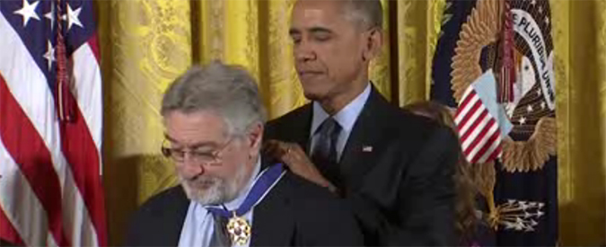 Copertina di Usa, Obama consegna le ultime medaglie della libertà: premiati fra gli altri De Niro, Jordan e Springsteen