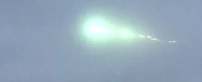 Copertina di Strana palla di fuoco nei cieli del Giappone. Gli astronomi: “Fenomeno rarissimo”