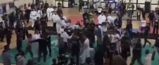 Copertina di Palermo, scoppia mega-rissa al campionato di arti marziali dal litigio di due atleti