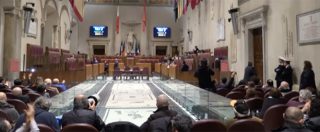 Copertina di Roma, ok a mozione M5s per il No al referendum. Opposizioni fuori dall’Aula