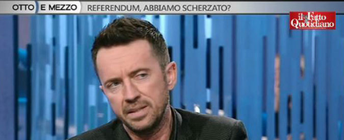 Copertina di Scanzi: “Renzi ha detto che non c’è rinvio referendum? Se dovessimo credergli, Letta sarebbe ancora premier”