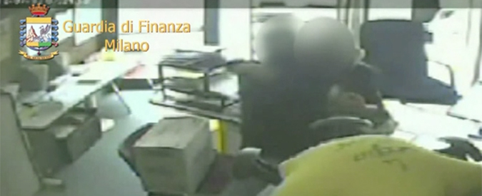 Copertina di Sesso in cambio di case popolari in provincia di Milano: arrestato funzionario comunale