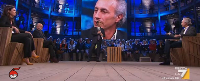 Copertina di Vincenzo De Luca, Travaglio a Bonafè (Pd): “Renzi prigioniero di questo ras locale”