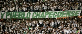 Copertina di Disastro aereo, Chapecoense: il ricordo della squadra brasiliana negli stadi di tutto il mondo – VIDEO