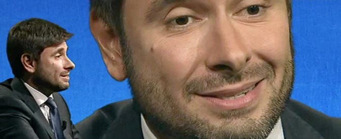 Copertina di M5s, Di Battista: “Gentiloni? Avatar. Ho sempre votato a sinistra, ma ai lavoratori hanno fatto più danni di Berlusconi”