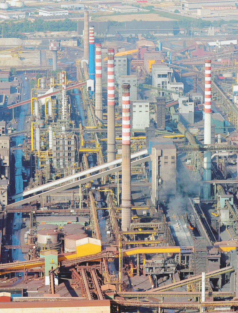 Inquinamento - Il complesso industriale dell’Ilva di Taranto - Ansa Ilva, Renzi si vende un patto coi Riva non ancora chiuso