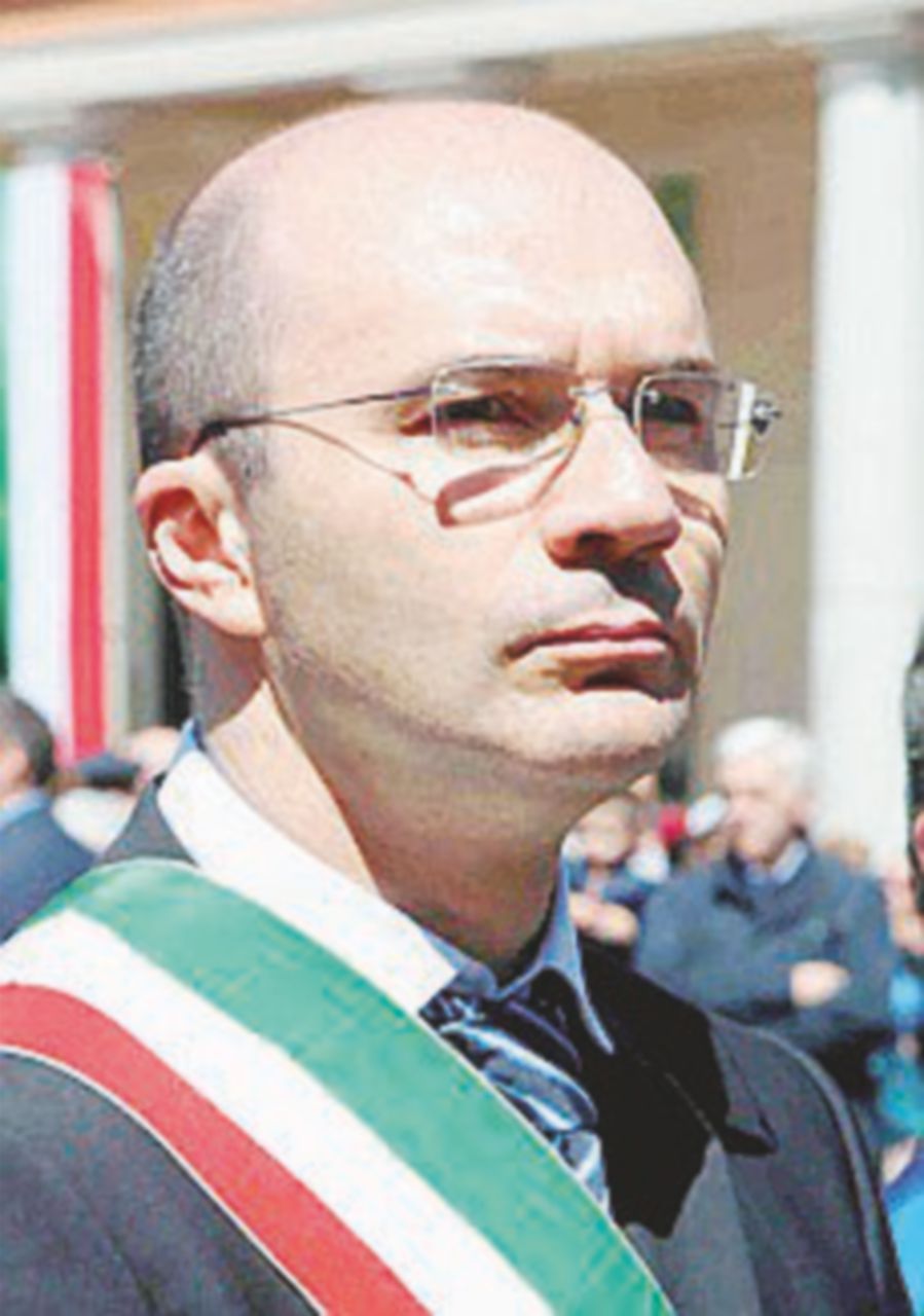 Scoperte irregolarità pure a Reggio Emilia per il Pd: 300 indagati Scoperte irregolarità pure a Reggio Emilia per il Pd: 300 indagati
